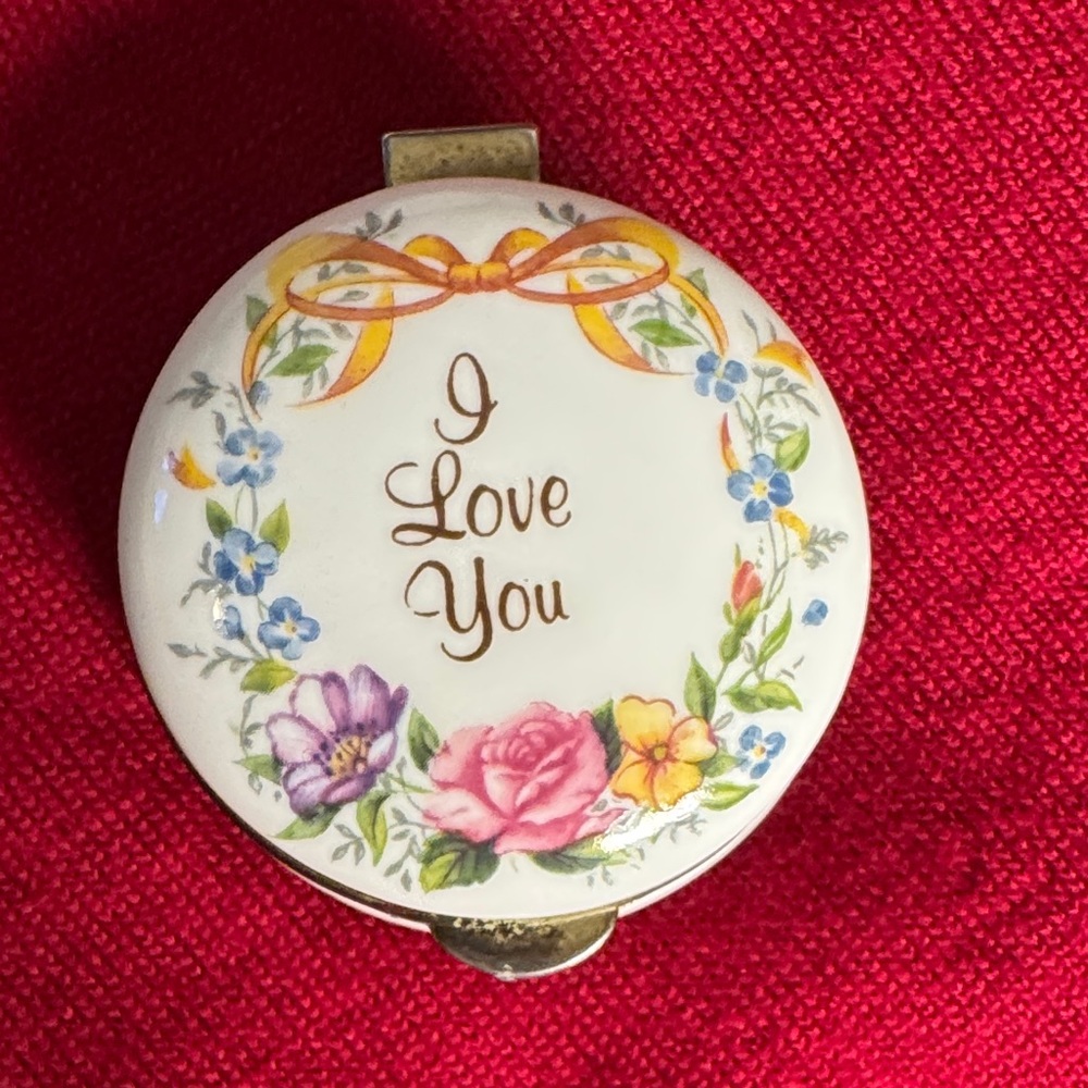 Small Ayshford Floral 'I Love You' hinged Box Stafordshire England